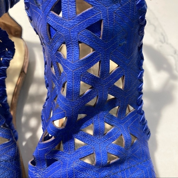 A.S. 98 Sz 39 Gladiator Style Laser Cut Out Electric Blue Leather Sandals - Picture 4 of 13